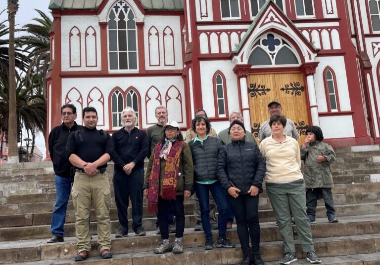 Participants of the Camelid Workshop held in Arica, Chile, on the steps of the Cathedral of San Marcos, Arica, Chile. Upper row: Victor Vásquez, David Trigo, Hugo Yacobaccio, Axel Nielsen, Calogero Santoro, Richard Burger, Jose Capriles y hijo. Lower row: Lucy Salazar, Daniela Valenzuela, Teresa Rosales Tham, Susan deFrance